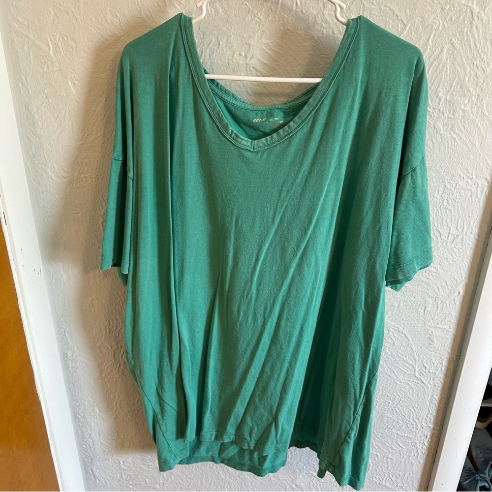 Aerie boyfriend tee- green